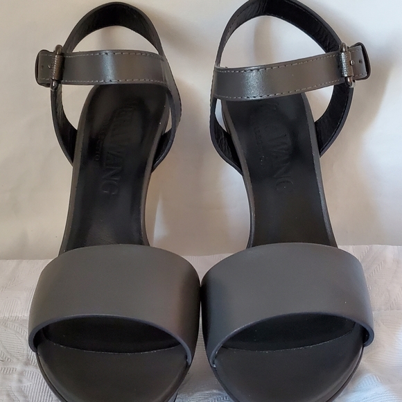 NWT Vera Wang Pewter Heels SZ 38.5 - Picture 7 of 9